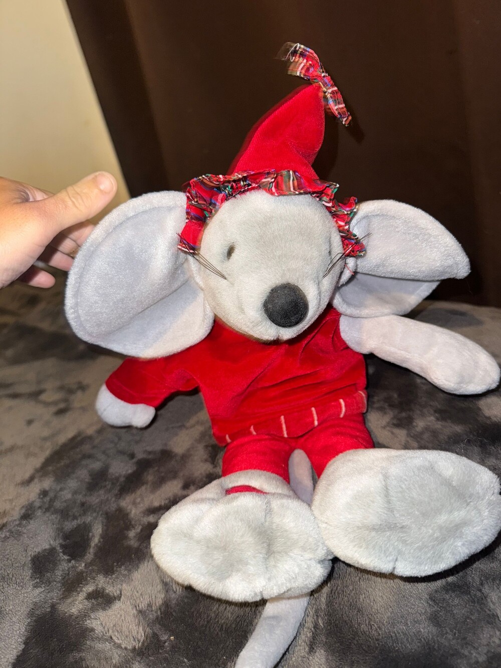Vintage Commonwealth 1990 musical plush mouse